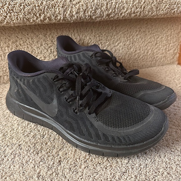 Nike Free Run RN 2018 All Black Size 7.5 Women’s - barely worn! - Picture 2 of 7